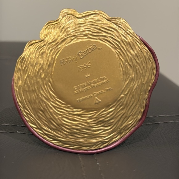 *Vintage* Hallmark | Barbie Keepsake Collector Series Ornament-1996 - Picture 5 of 9